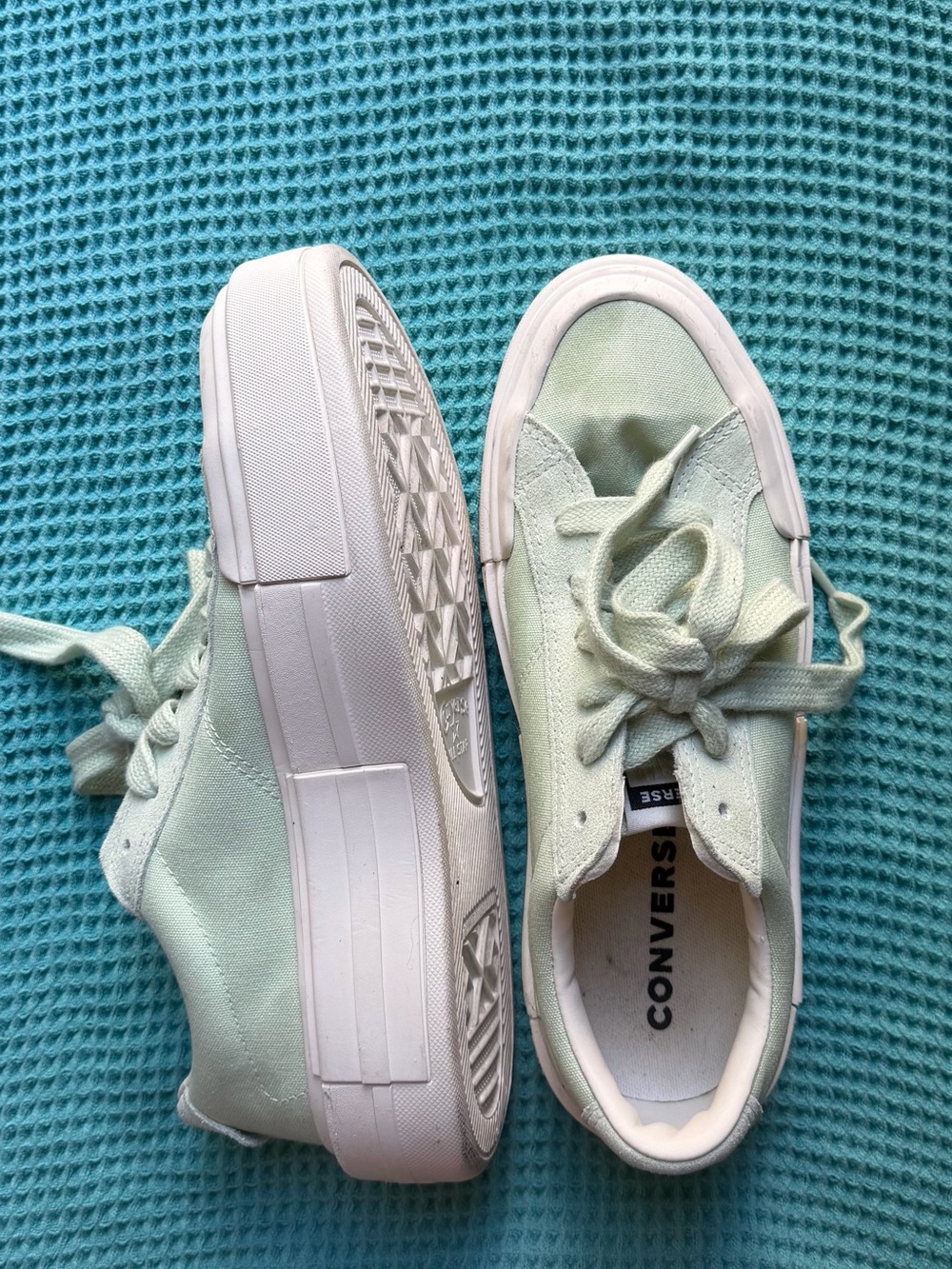 Converse women’s Mint Green Low-Top Sneakers